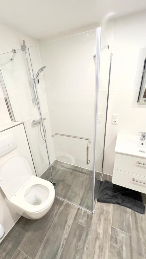 Geraeumiges City-Apartment Mit 2 Badezimmer Und Parkplaetzen D46-Og Olsztyn Bagian luar foto